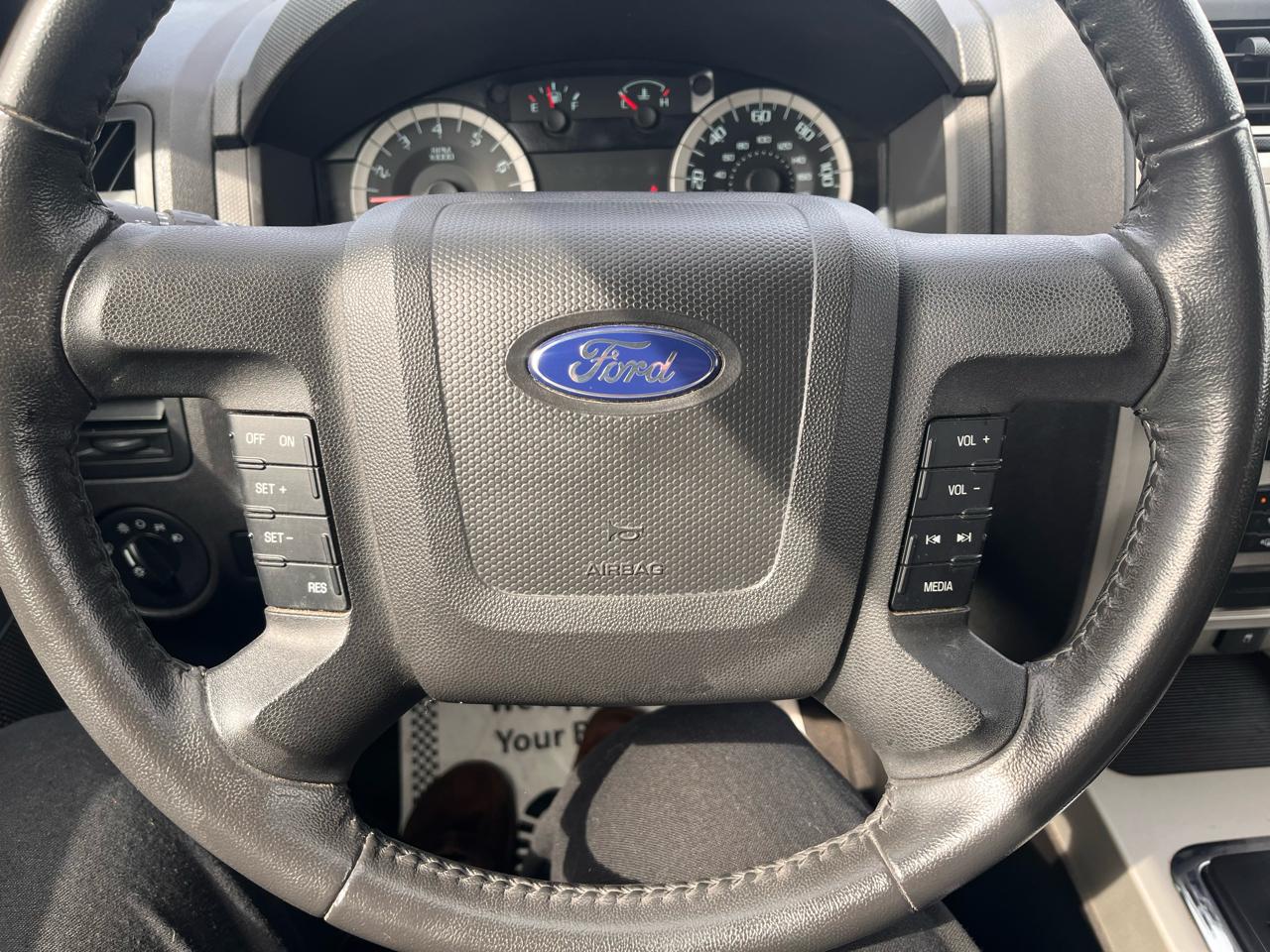 Ford Escape XLT FWD 2010