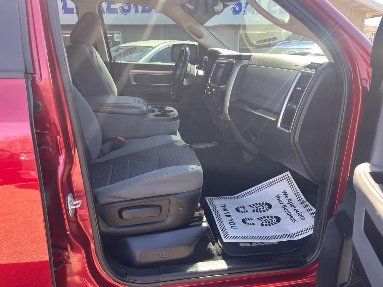 RAM 1500 4WD Crew Cab 140.5" Big Horn 2013