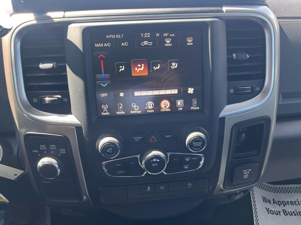 RAM 1500 4WD Crew Cab 140.5" Big Horn 2013