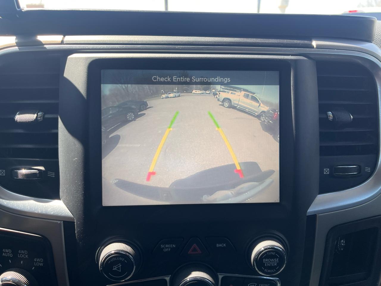 RAM 1500 4WD Crew Cab 140.5" Big Horn 2013