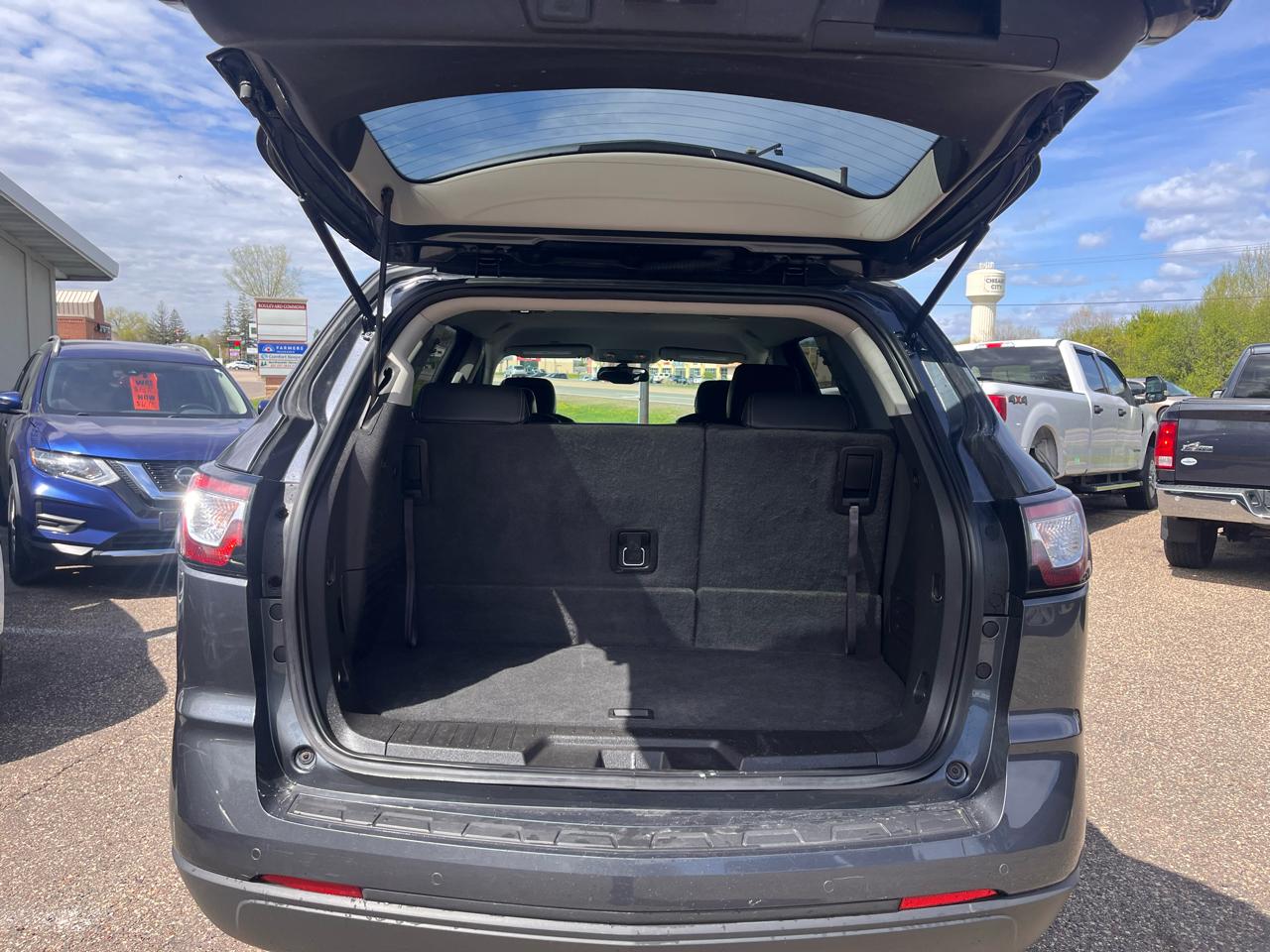 Chevrolet Traverse 2LT FWD 2013