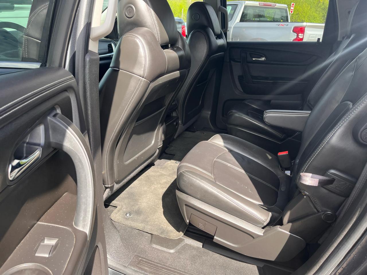 Chevrolet Traverse 2LT FWD 2013