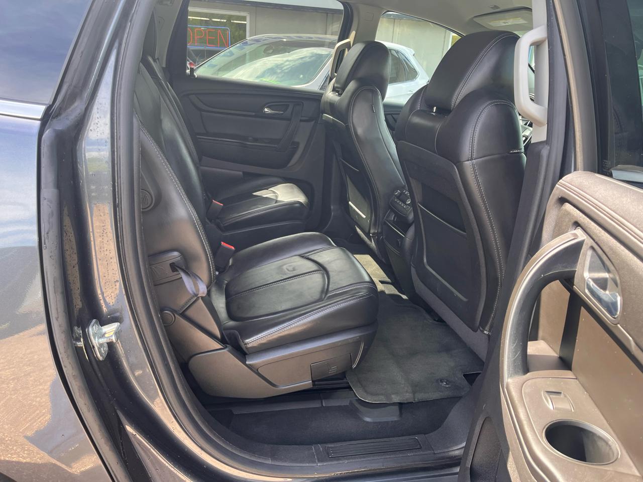 Chevrolet Traverse 2LT FWD 2013