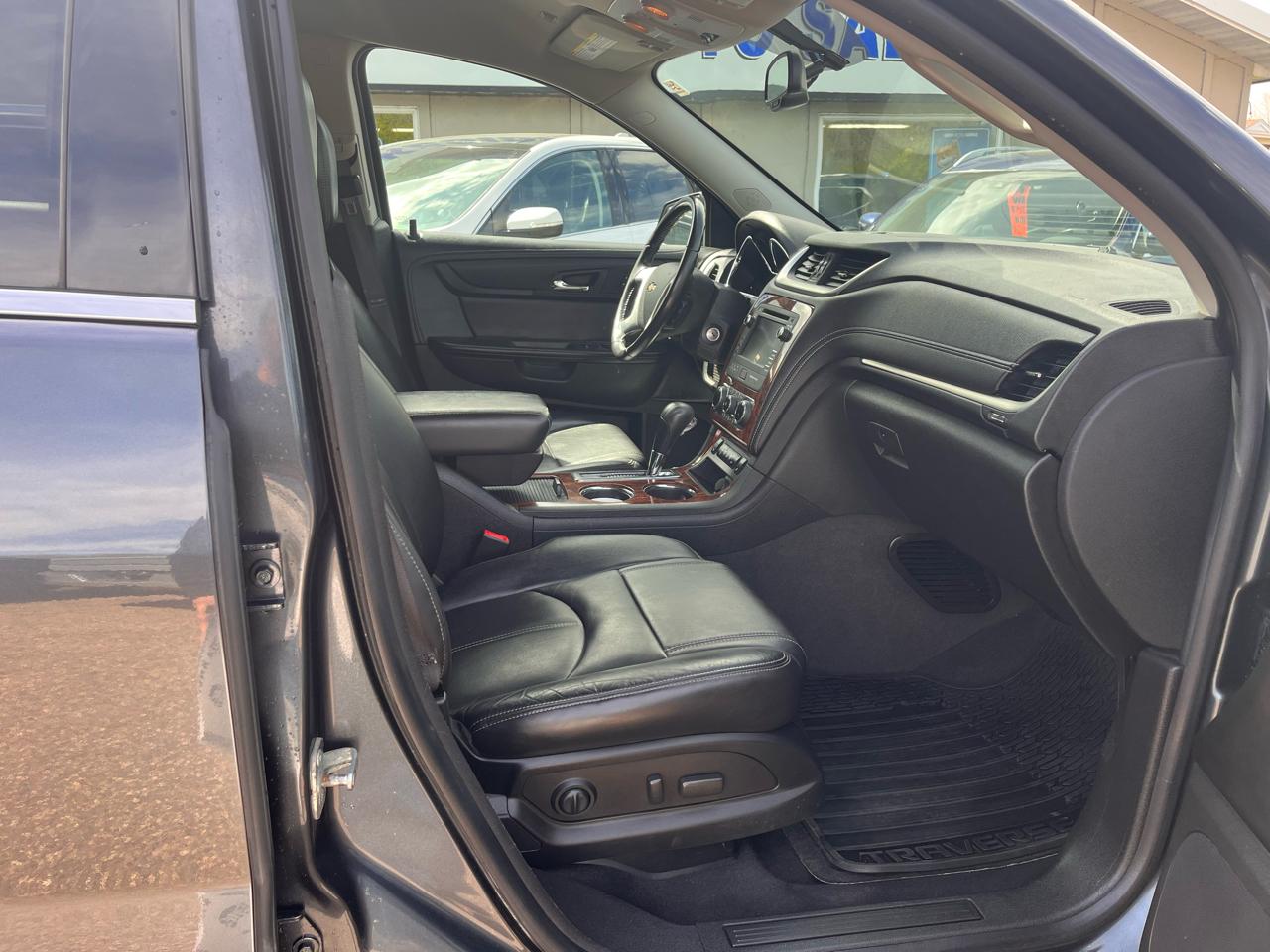Chevrolet Traverse 2LT FWD 2013