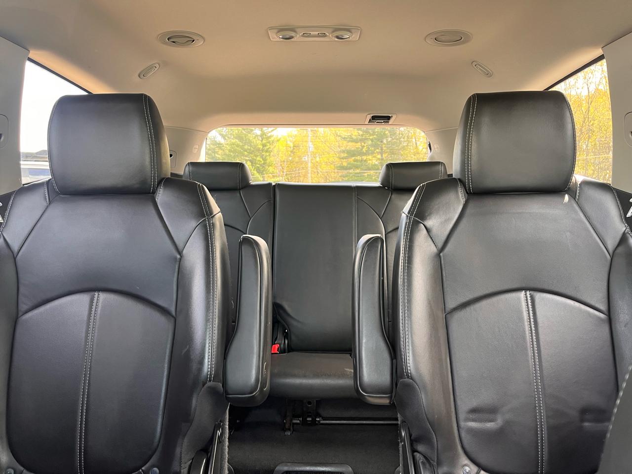 Chevrolet Traverse 2LT FWD 2013