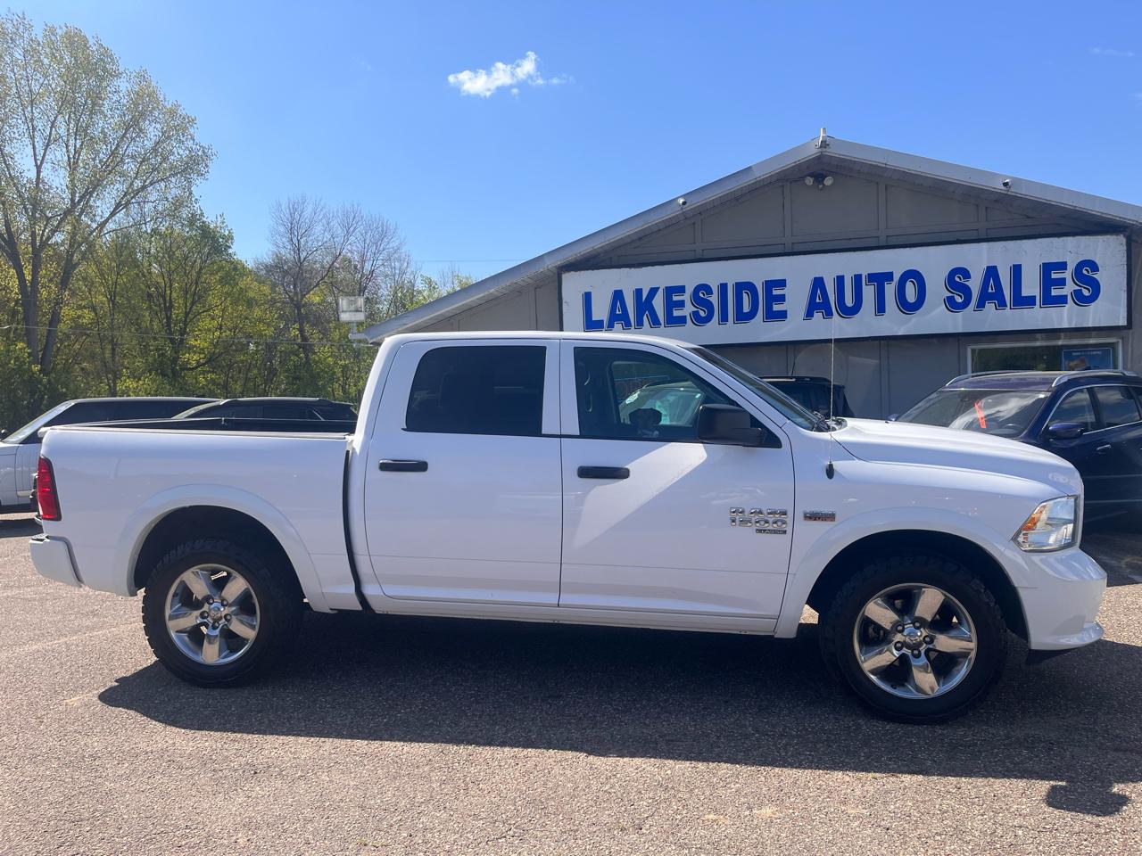 2019 RAM 1500 Classic Express 4x4 Crew Cab 5'7" Box