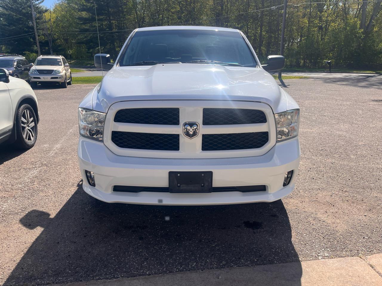 RAM 1500 Classic Express 4x4 Crew Cab 5'7" Box 2019