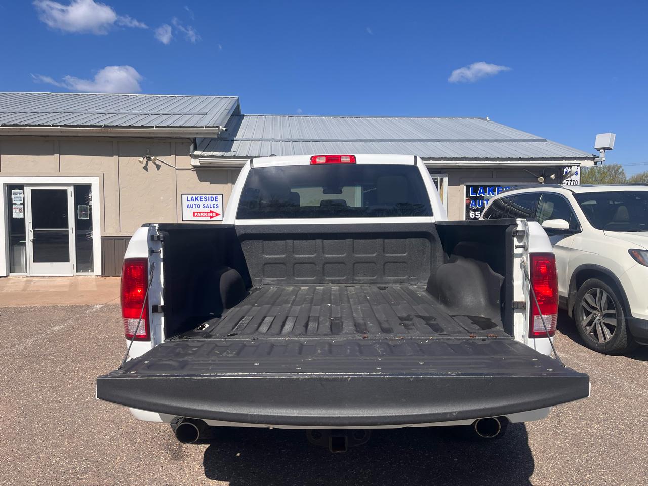 RAM 1500 Classic Express 4x4 Crew Cab 5'7" Box 2019
