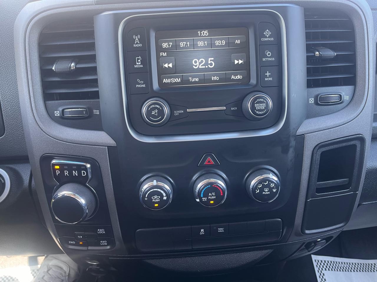 RAM 1500 Classic Express 4x4 Crew Cab 5'7" Box 2019