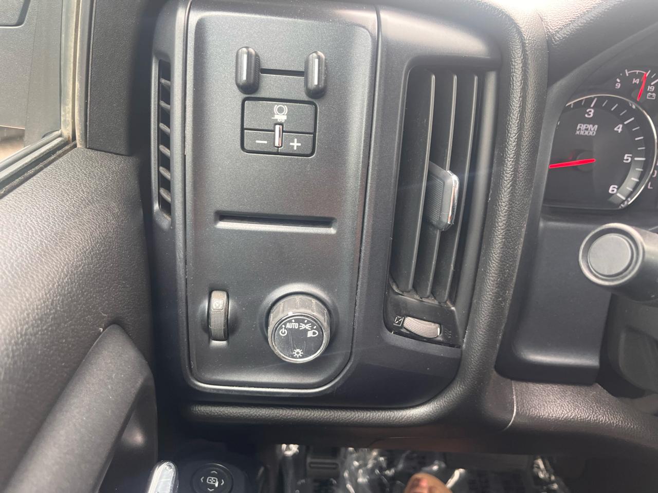 Chevrolet Silverado 1500 4WD Crew Cab 143.5" Work Truck 2018