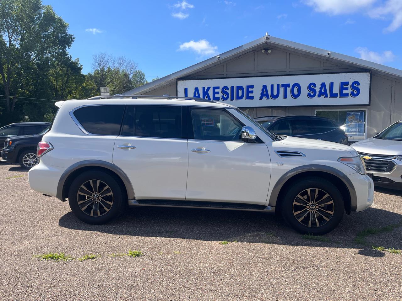 Nissan Armada Platinum AWD 2017