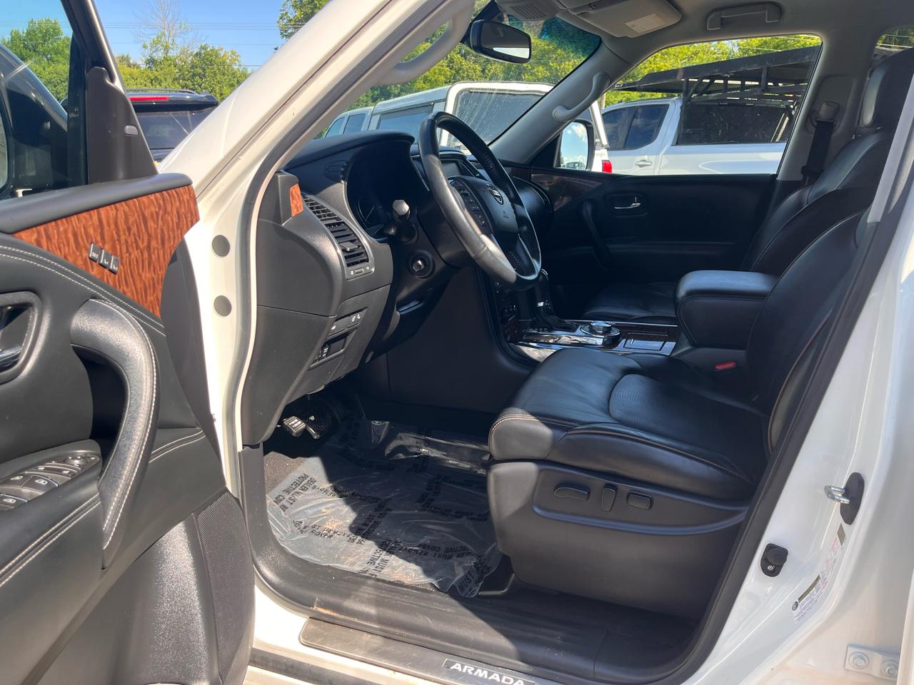 Nissan Armada Platinum AWD 2017