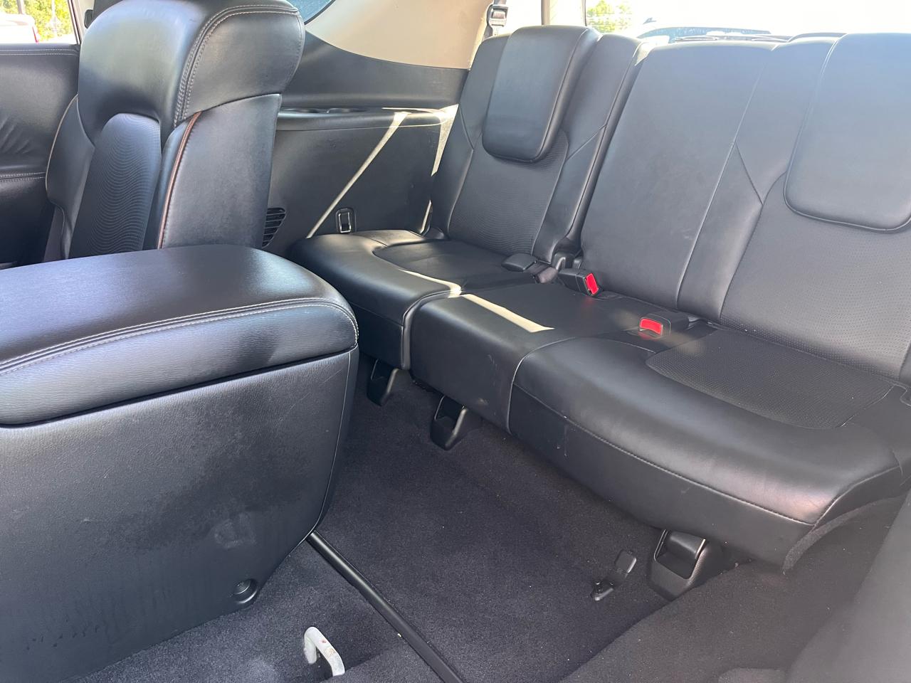 Nissan Armada Platinum AWD 2017