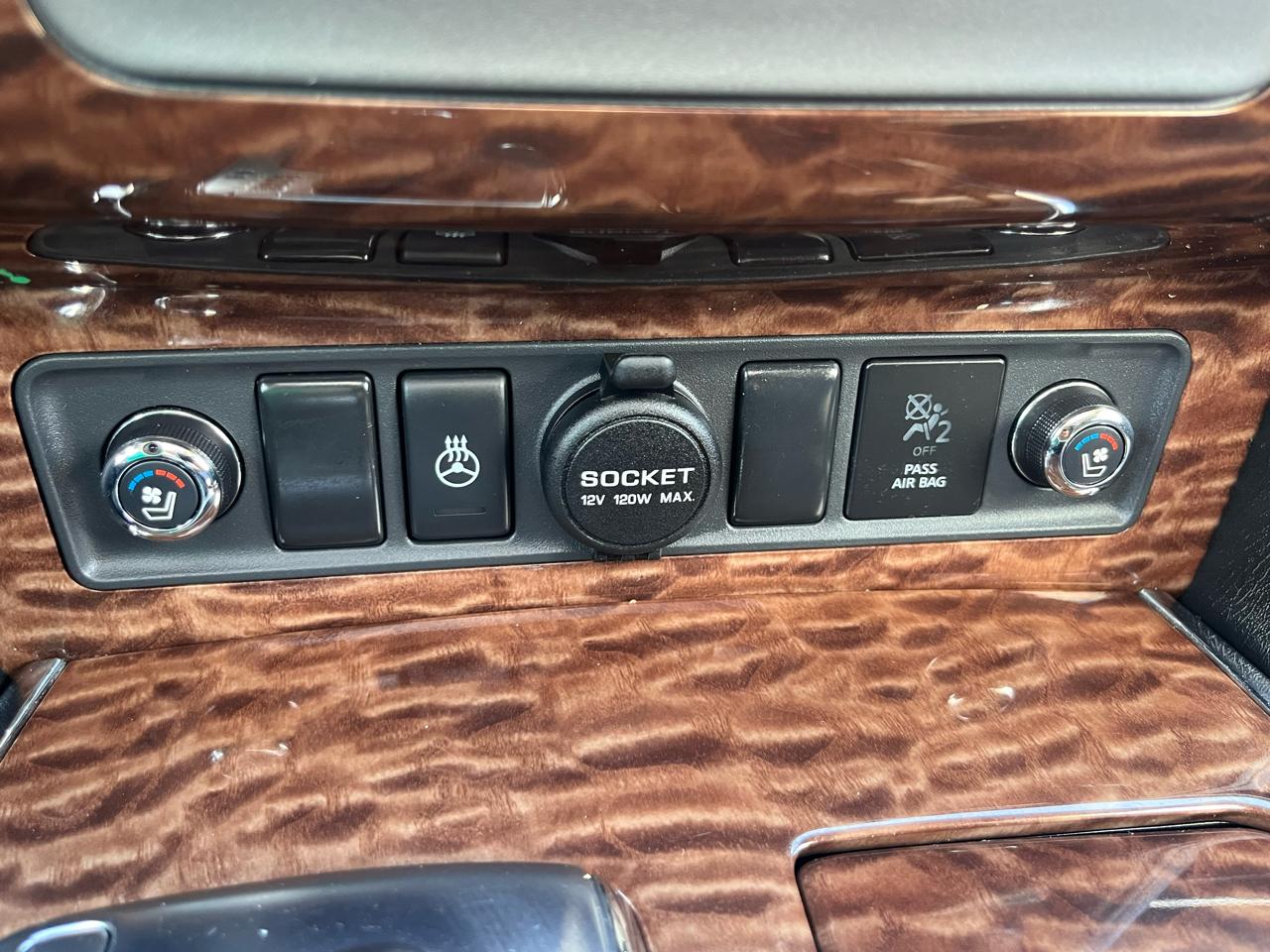 Nissan Armada Platinum AWD 2017