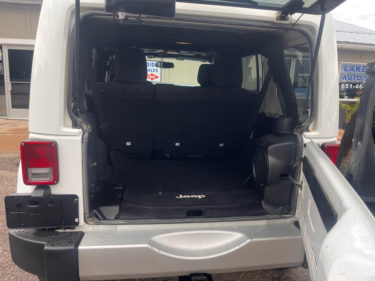 Jeep Wrangler Unlimited Sahara 4WD 2013