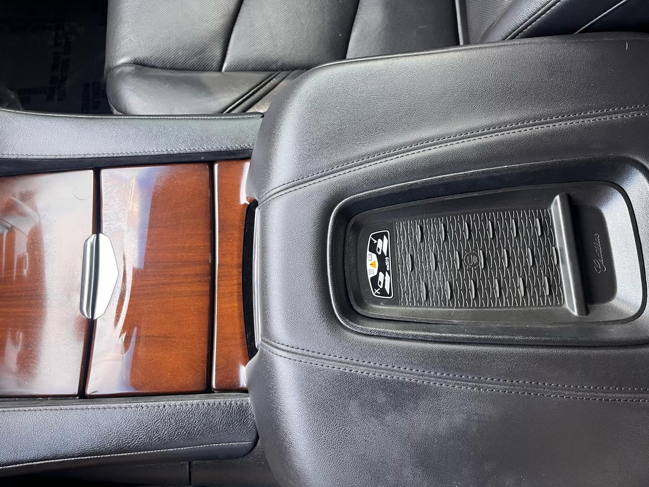 Cadillac Escalade Luxury 4WD 2017