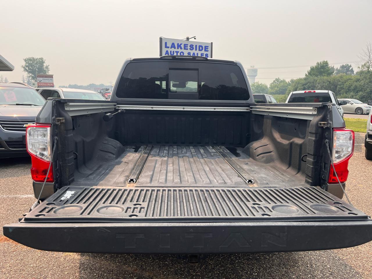 Nissan Titan 4x4 Crew Cab SV 2018