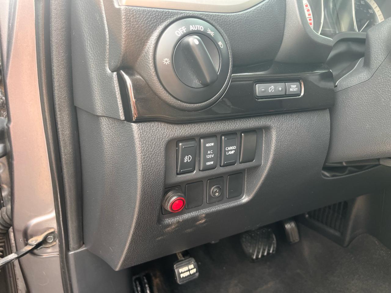 Nissan Titan 4x4 Crew Cab SV 2018
