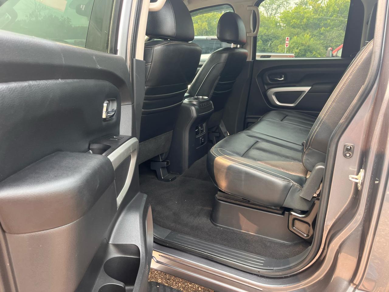 Nissan Titan 4x4 Crew Cab SV 2018