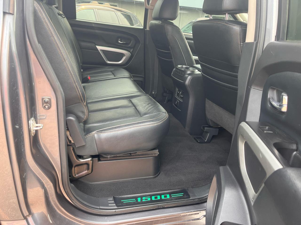 Nissan Titan 4x4 Crew Cab SV 2018