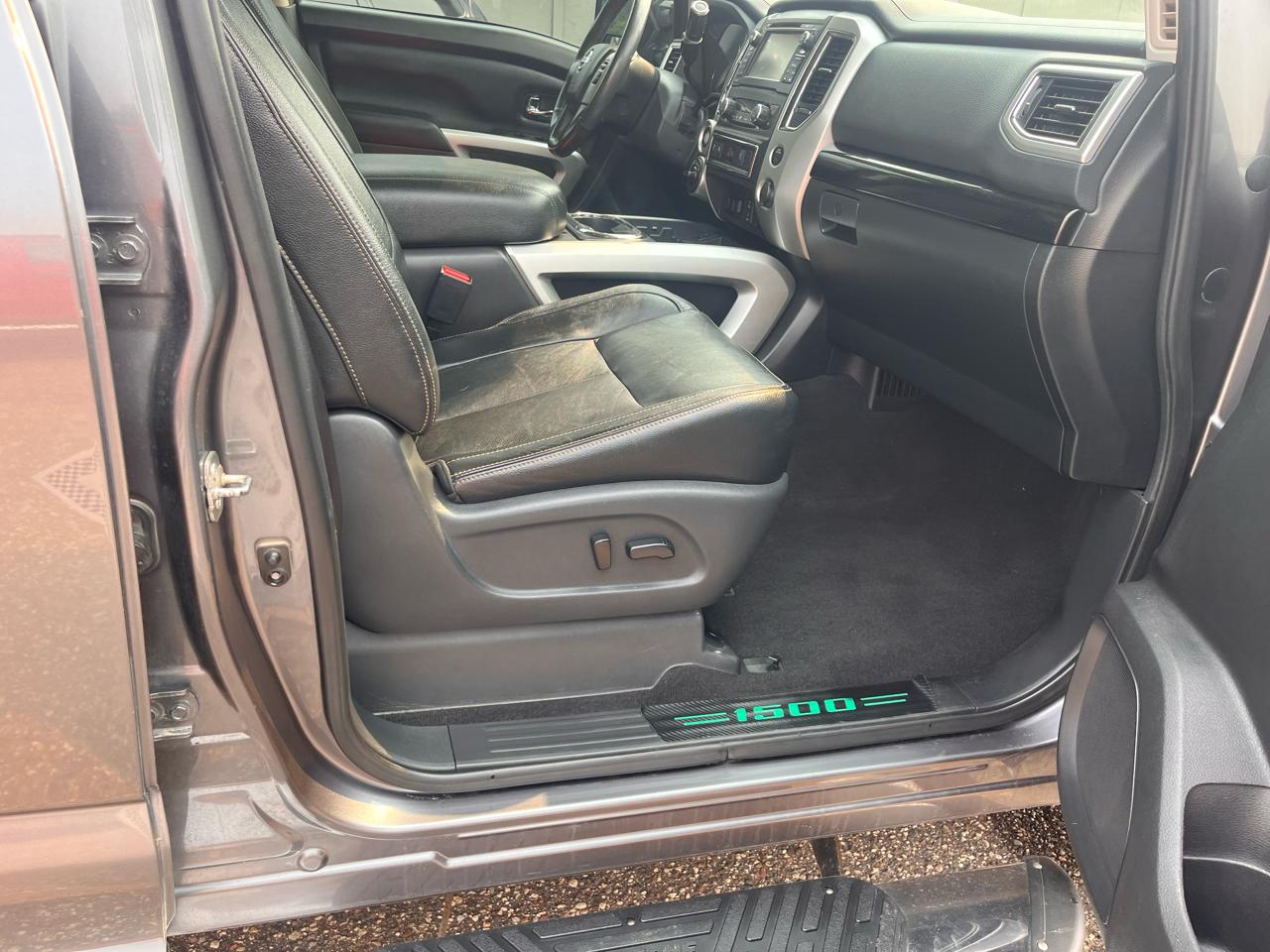Nissan Titan 4x4 Crew Cab SV 2018