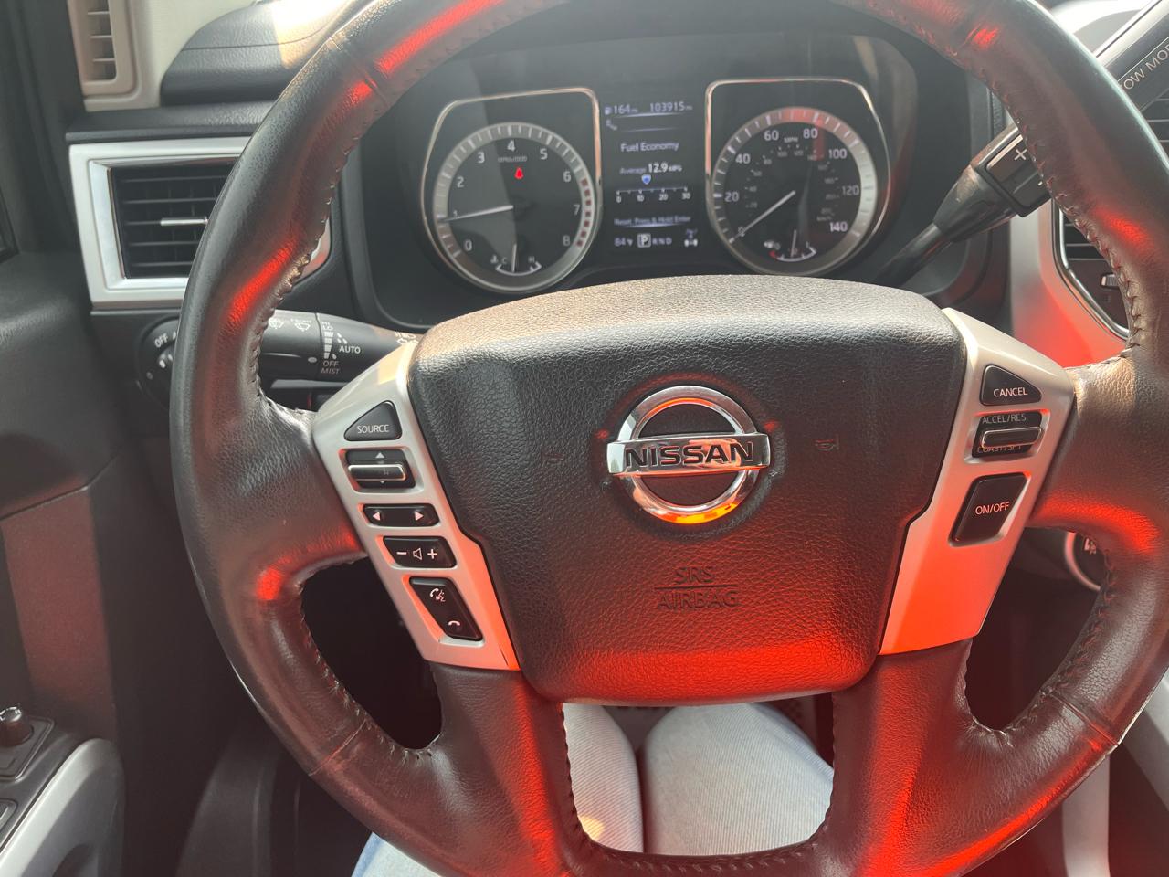 Nissan Titan 4x4 Crew Cab SV 2018