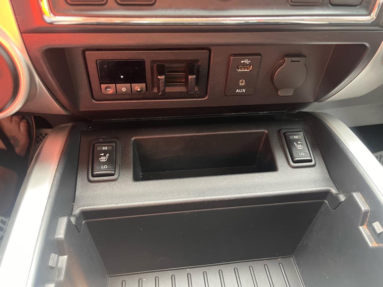 Nissan Titan 4x4 Crew Cab SV 2018