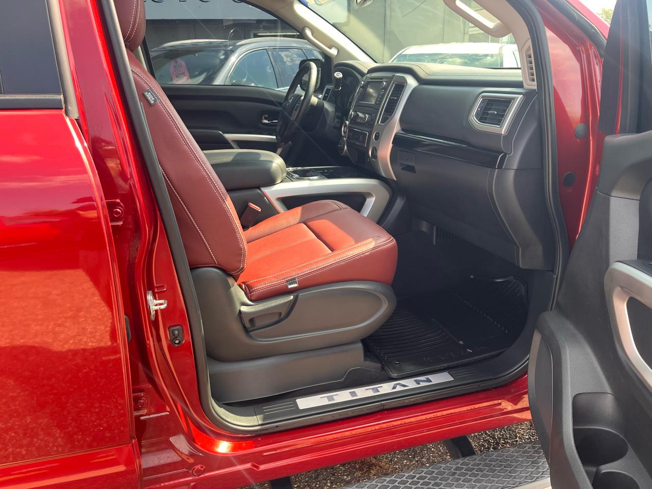 Nissan Titan 4x4 Crew Cab SV 2019