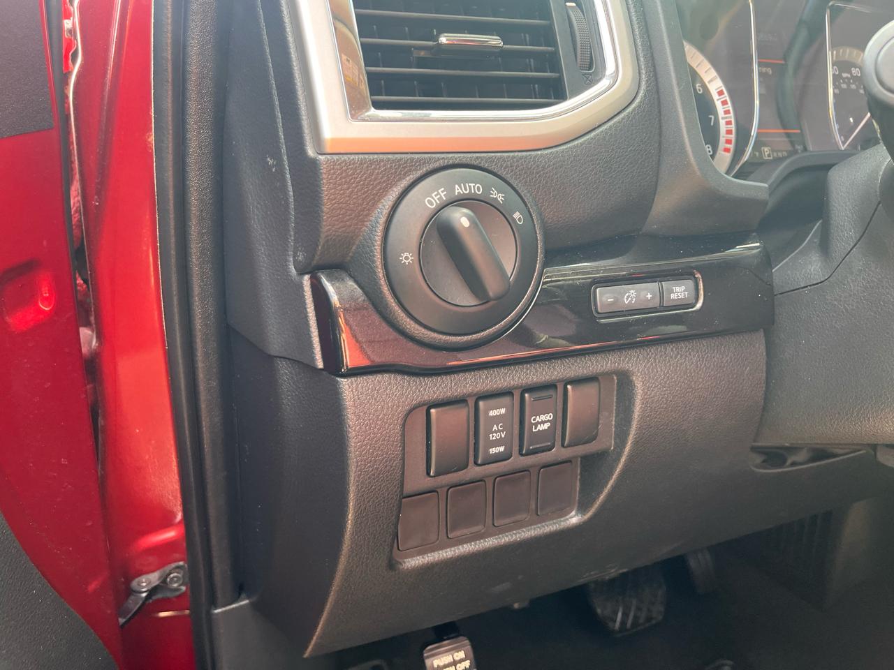 Nissan Titan 4x4 Crew Cab SV 2019