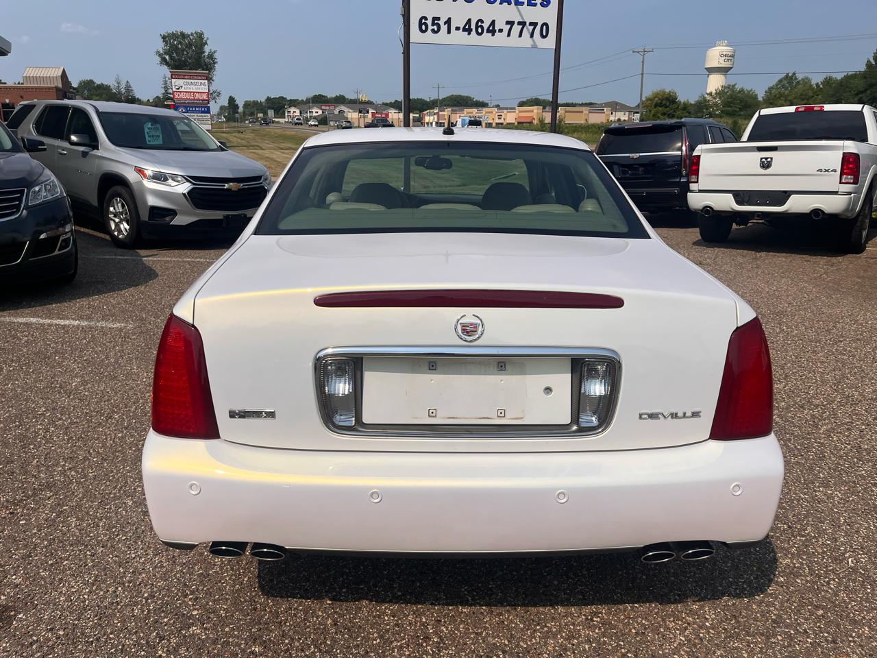 Cadillac DeVille Sedan 2005