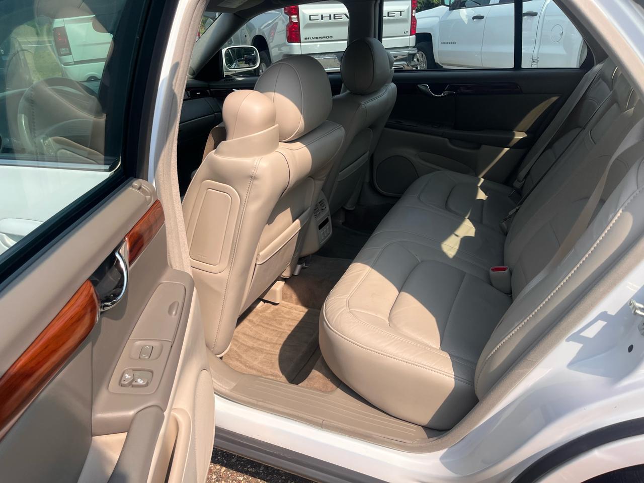 Cadillac DeVille Sedan 2005