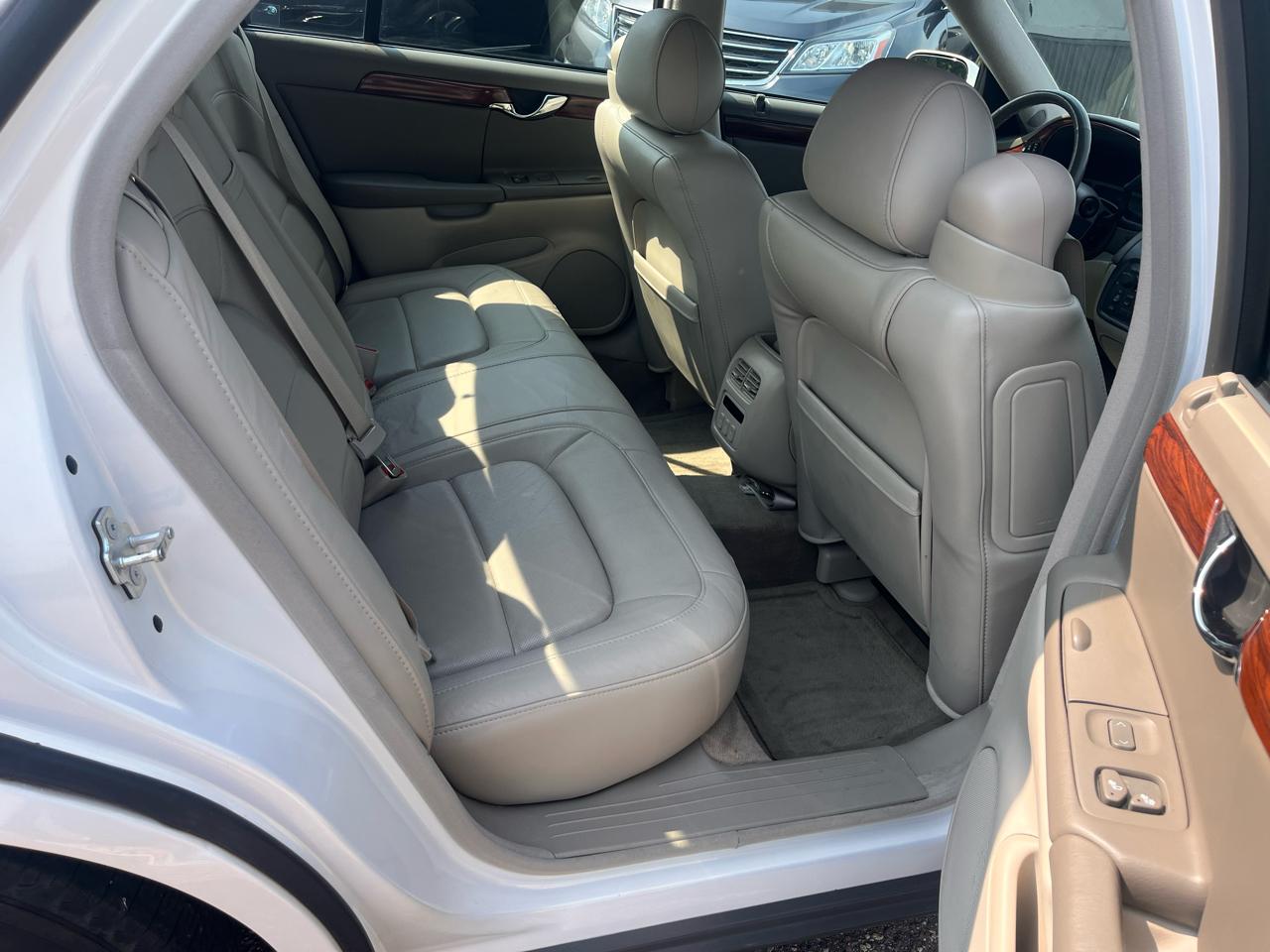 Cadillac DeVille Sedan 2005