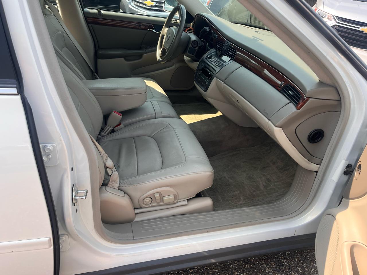 Cadillac DeVille Sedan 2005