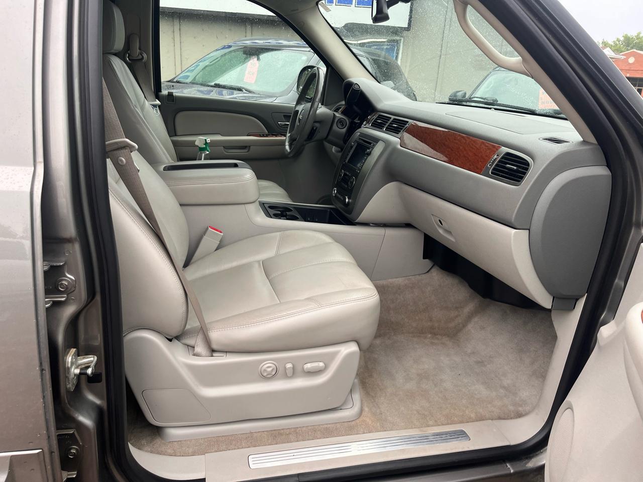 GMC Yukon XL 4dr 1500 4WD SLE 2007