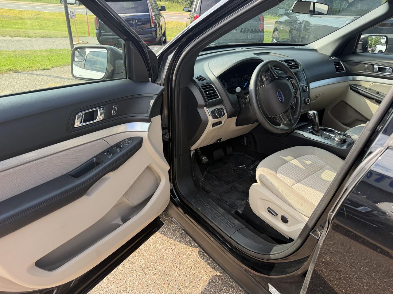 Ford Explorer Base 4WD 2018