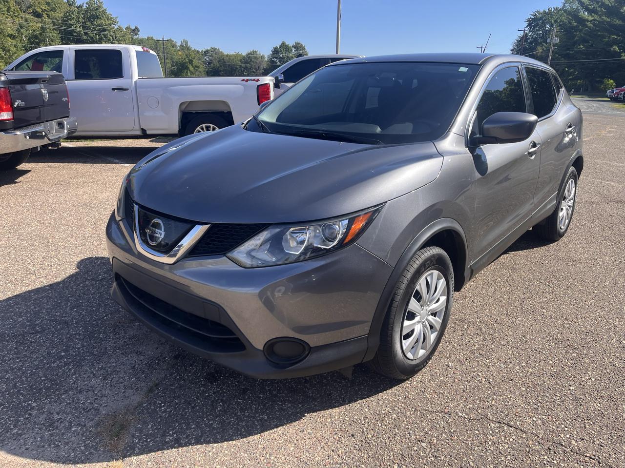 Nissan Rogue Sport S 2019