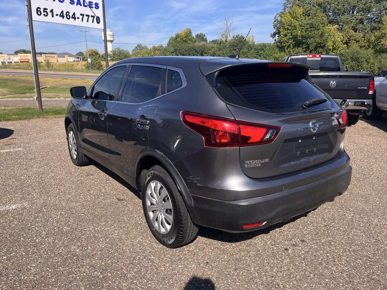 Nissan Rogue Sport S 2019