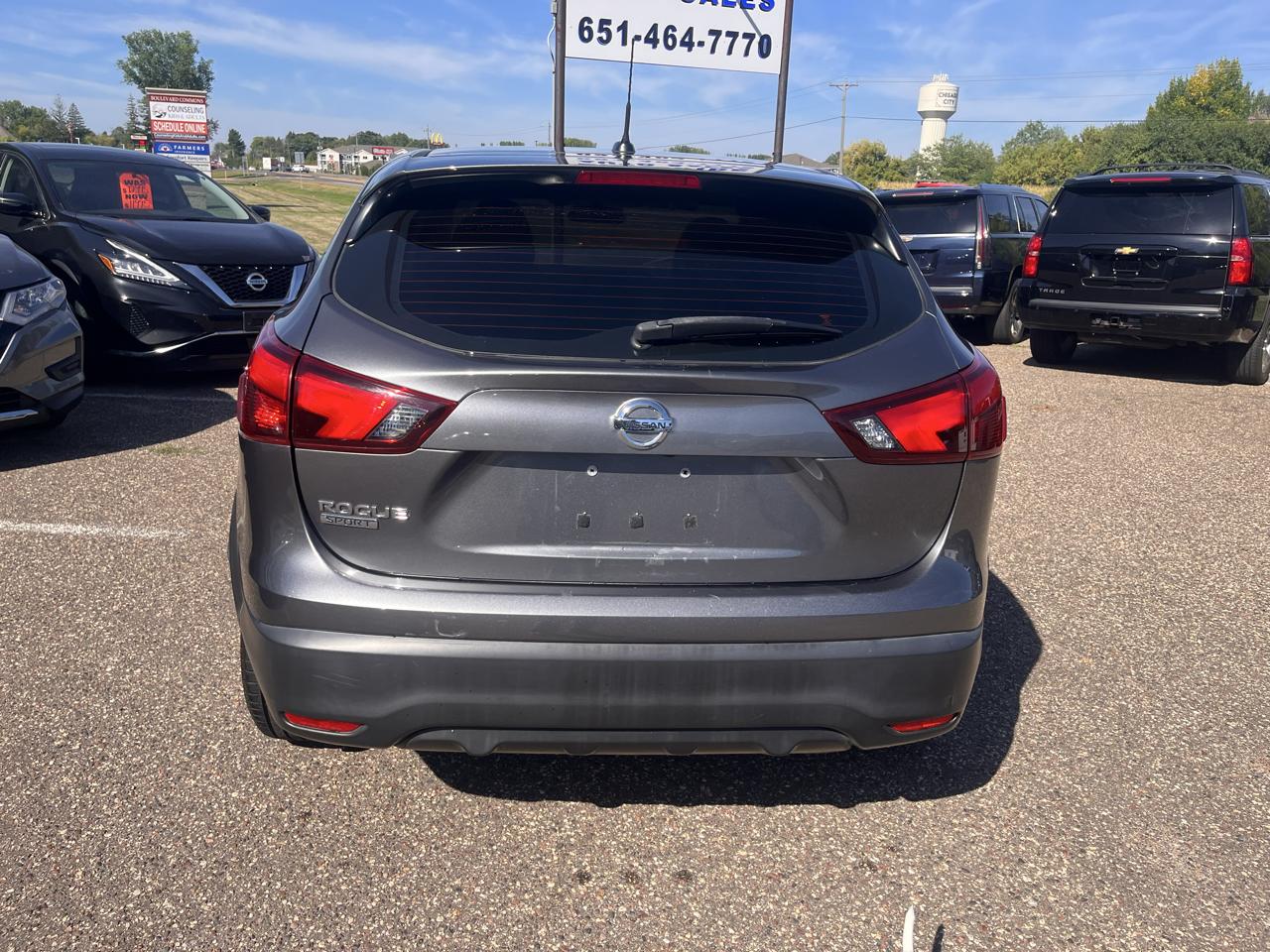 Nissan Rogue Sport S 2019