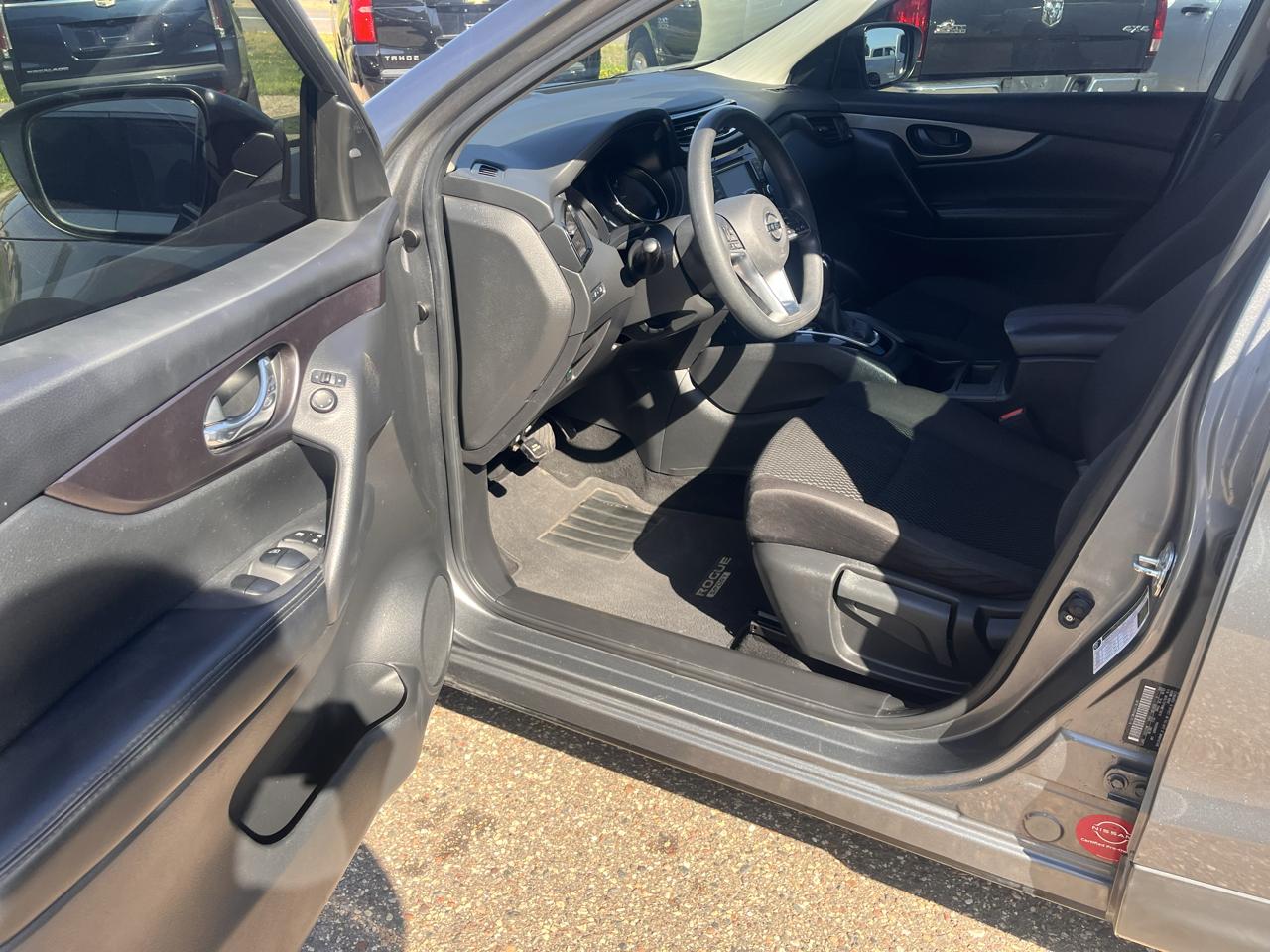 Nissan Rogue Sport S 2019