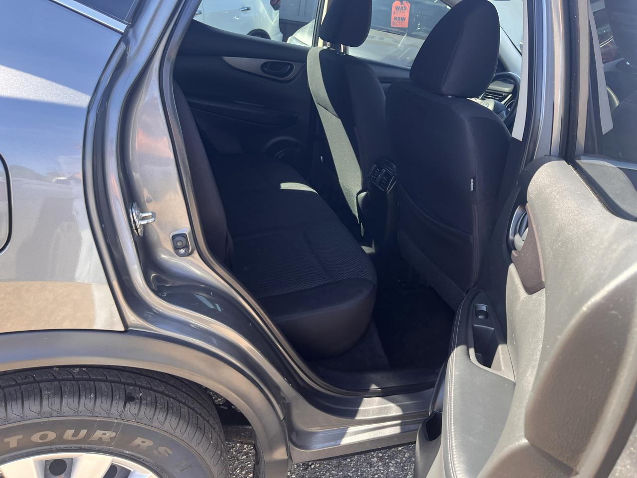 Nissan Rogue Sport S 2019