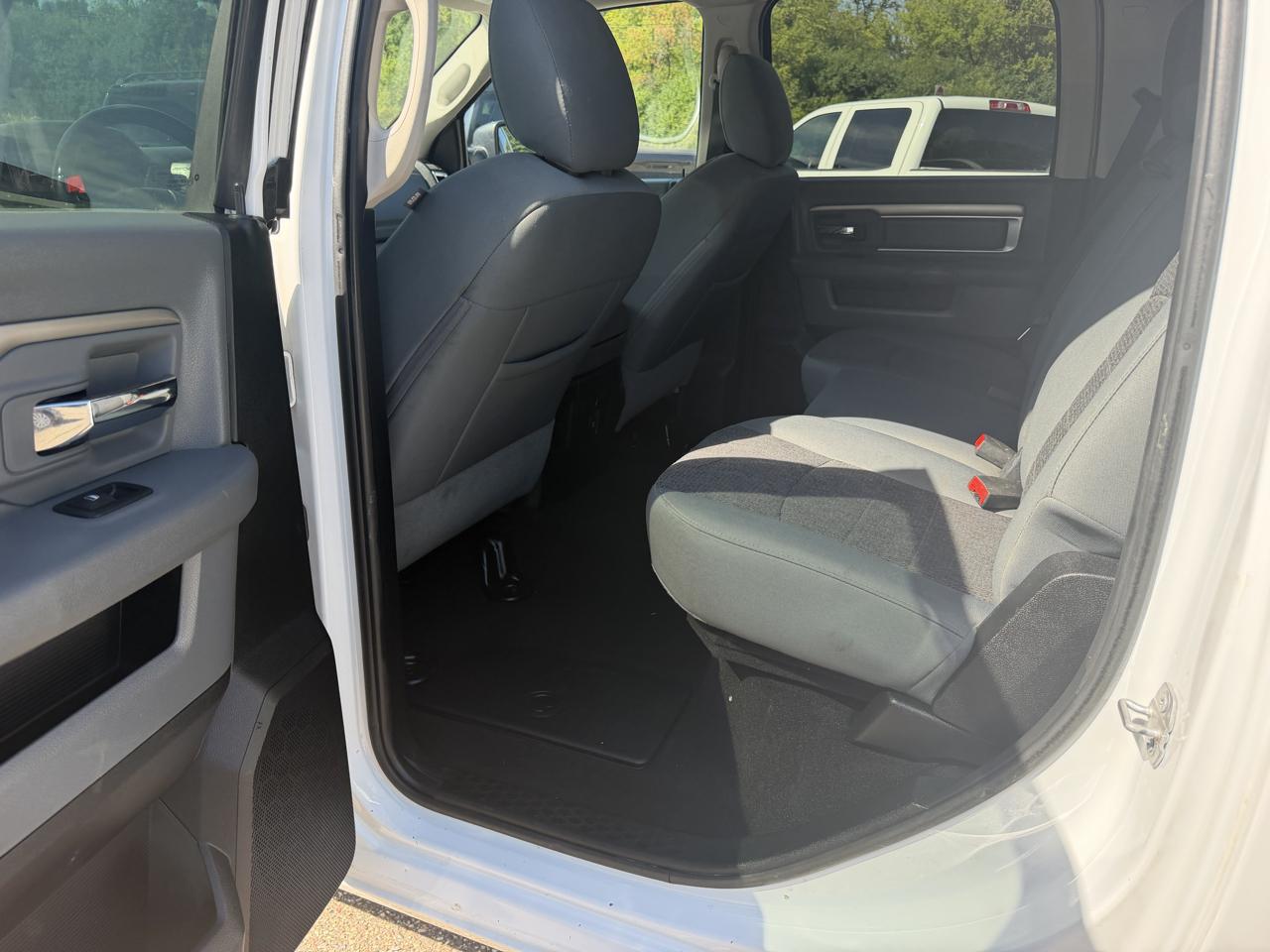 RAM 1500 Big Horn 4x4 Crew Cab 5'7" Box 2018
