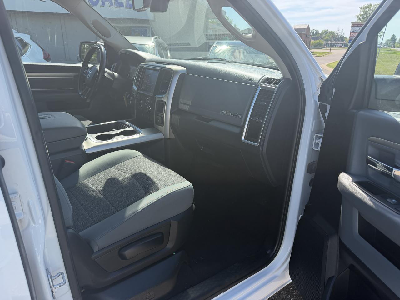 RAM 1500 Big Horn 4x4 Crew Cab 5'7" Box 2018