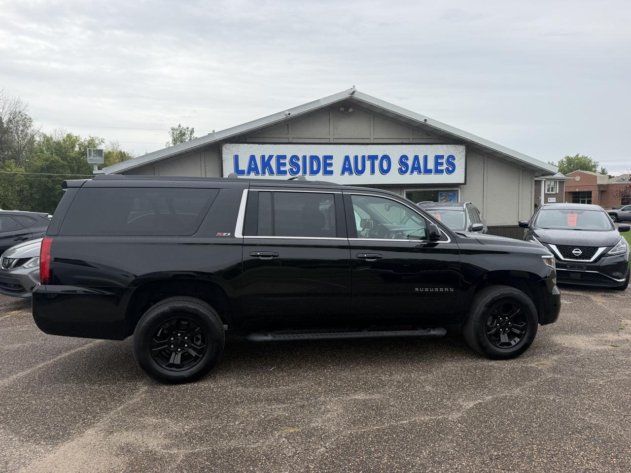 Chevrolet Suburban LT 4WD 2017