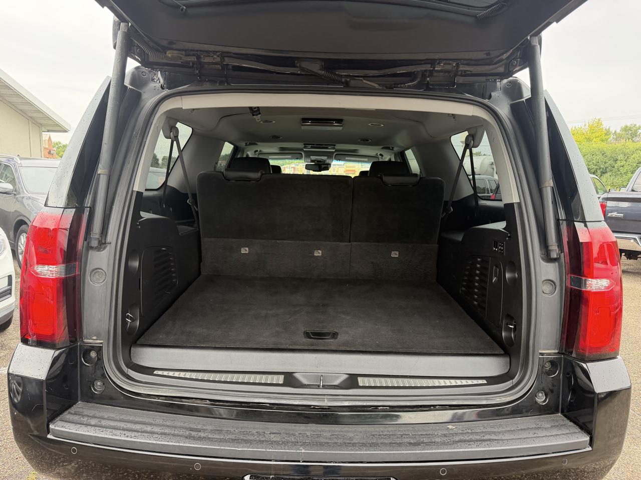 Chevrolet Suburban LT 4WD 2017