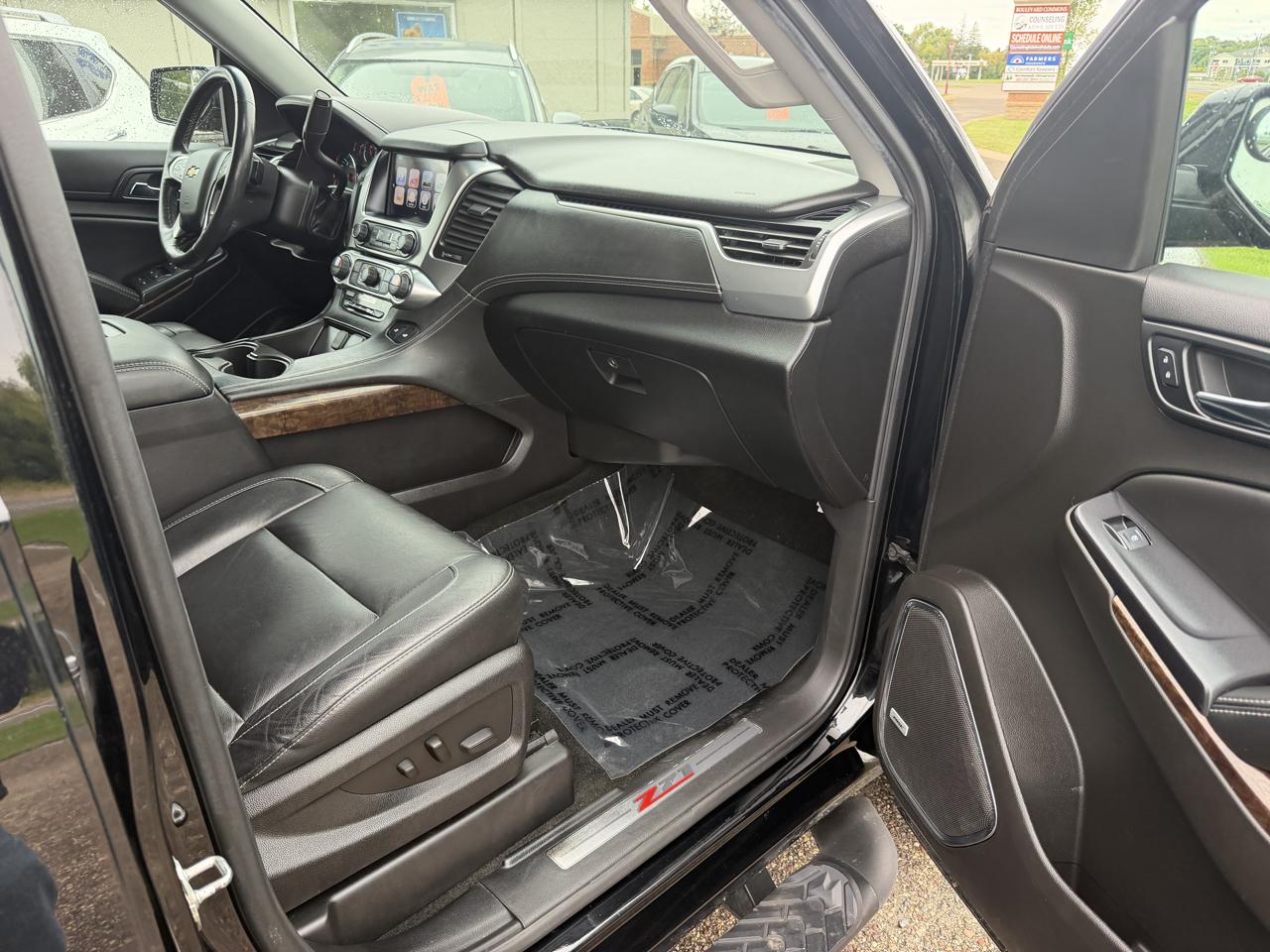Chevrolet Suburban LT 4WD 2017