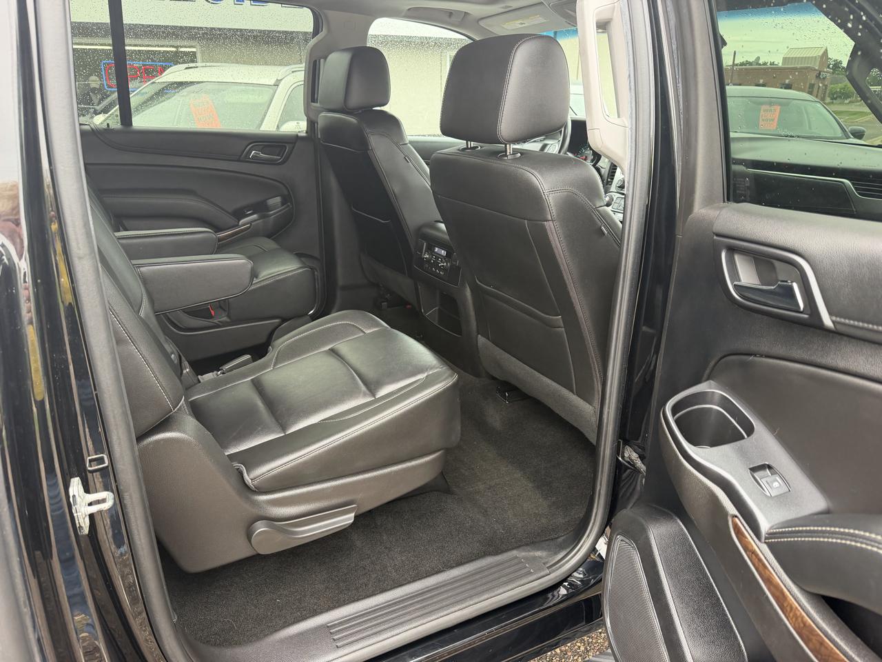 Chevrolet Suburban LT 4WD 2017