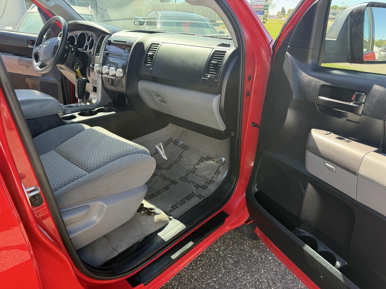 Toyota Tundra SR5 5.7L V8 CrewMax 4WD 2011