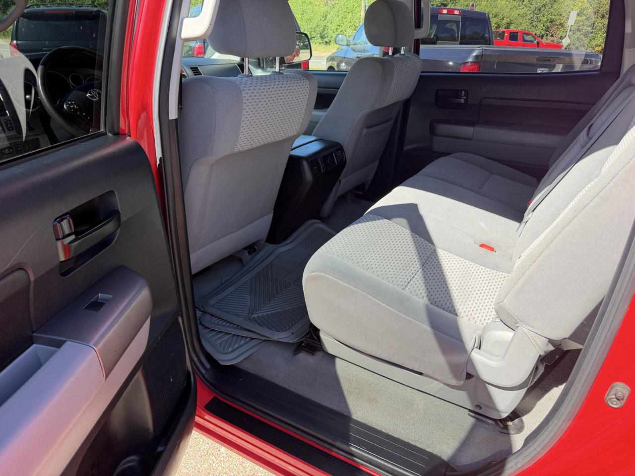 Toyota Tundra SR5 5.7L V8 CrewMax 4WD 2011