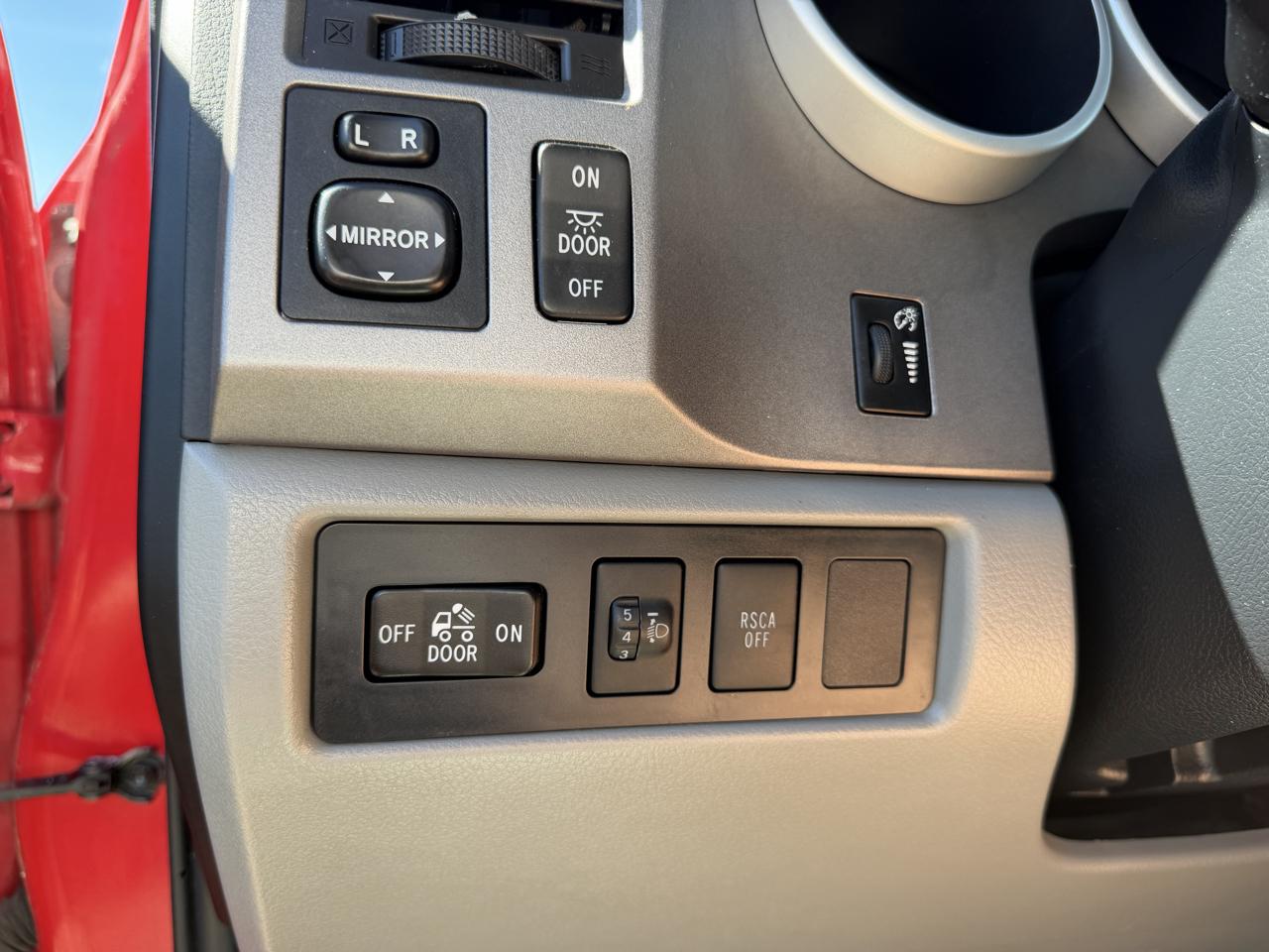 Toyota Tundra SR5 5.7L V8 CrewMax 4WD 2011