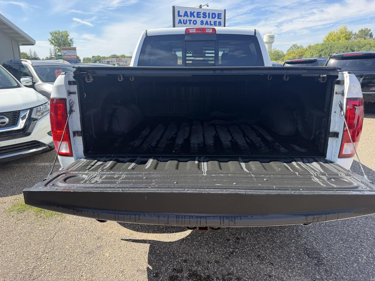 RAM 1500 Big Horn Crew Cab 4WD 2016
